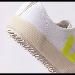 Nova Canvas white Juan’s-flou